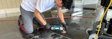 玄関ホール　施工中3